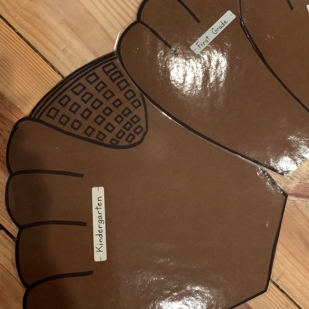 HomeRun and Baseball Mits Bulletin Board Cut outs! - Picture 4 of 6